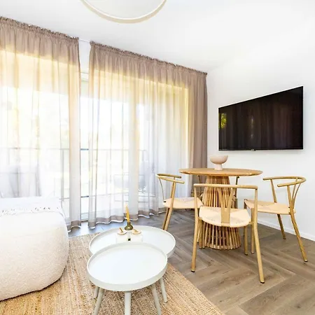 Baltic Pine Retreat W/balcony, By Cohost Apartman *