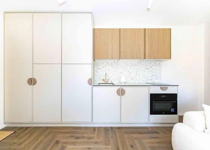 Baltic Pine Retreat W/balcony, By Cohost アパート パランガ