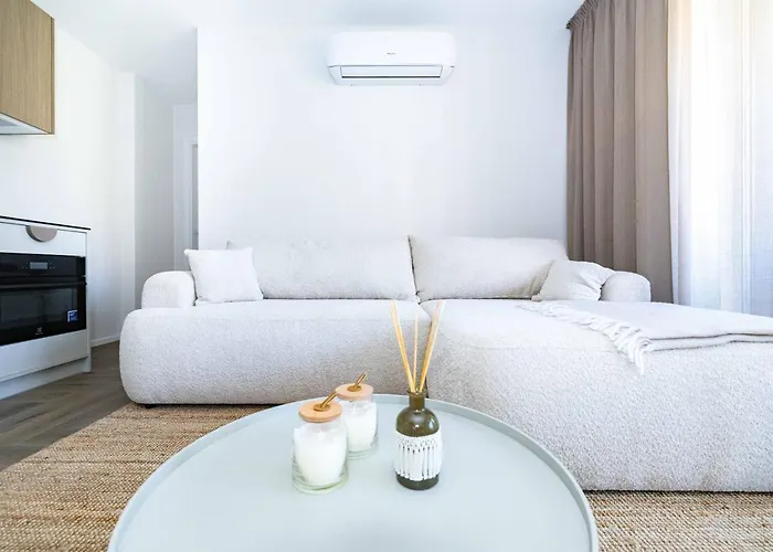 Baltic Pine Retreat W/balcony, By Cohost アパート パランガ